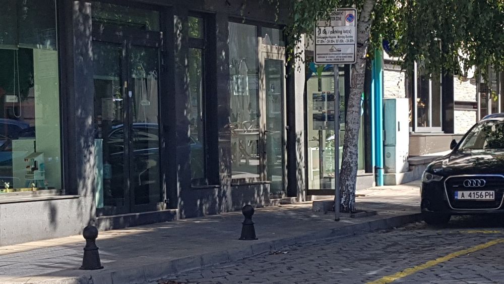 Помещение 60кв.м под наем Бургас главна улица