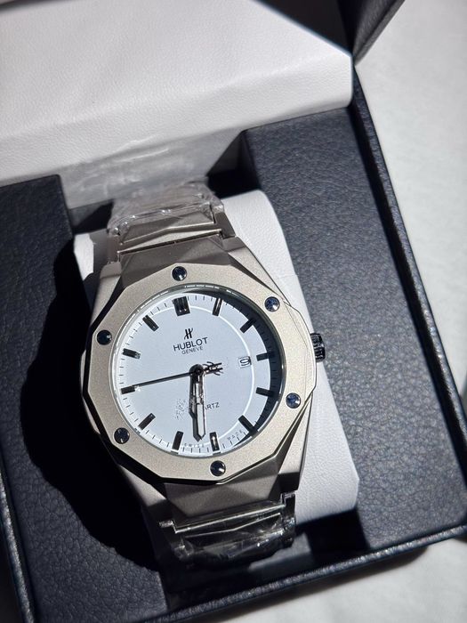 Новые часы HUBLOT