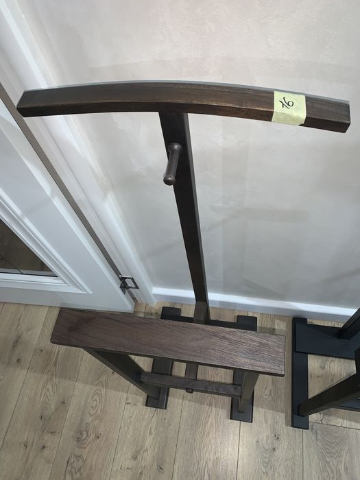 Вешалка напольная дерево. Цену уточняйте.