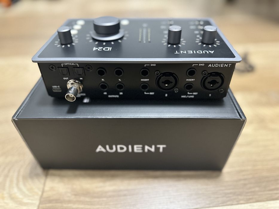 Vand interfata audio Audient iD24 cu garantie