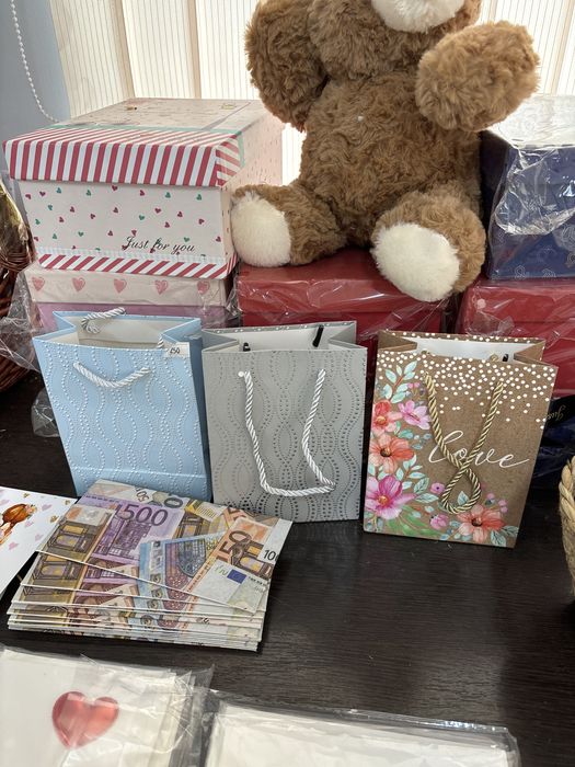 Подарочные пакеты разные