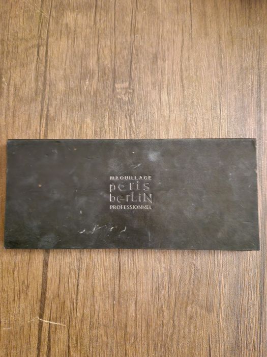 Paleta de farduri profesionale MARI pentru obraz/pleoape Paris-Berlin