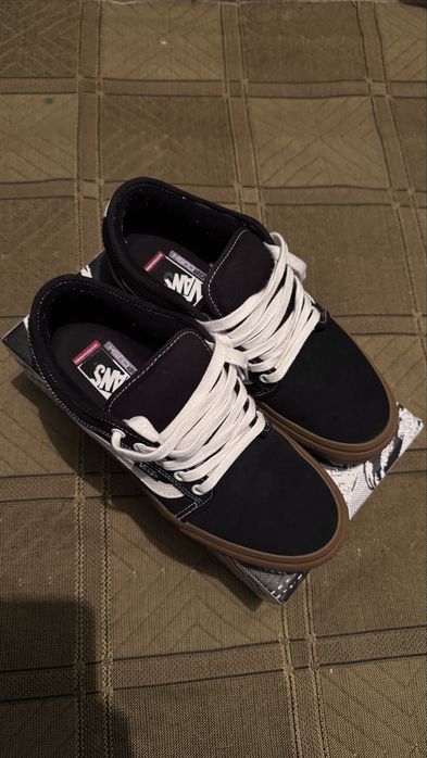 Продам оригинальные кроссовки vans