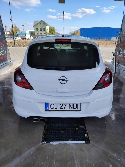 De vânzare Opel Corsa D 1.4 benzină Limited Edition