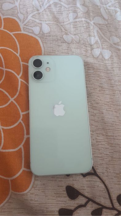 Vând Aifon mini 12  sănatate la baterie 74 ola sută
