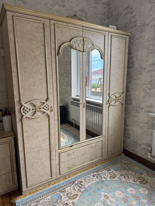 Продам спальниый гарнитур