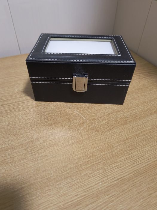 Чисто нова кутия за часовници 15×11×8см