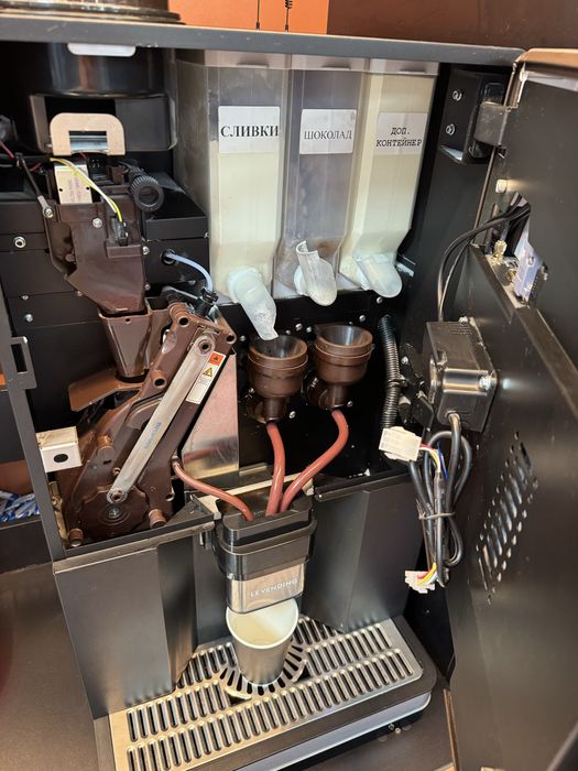 Кофе аппарат и стойка