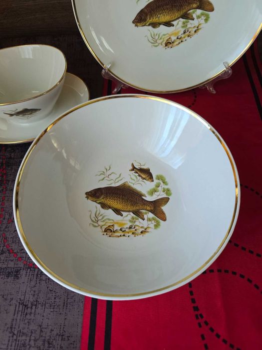 Порцеланов комплект плато, купа и сосиера