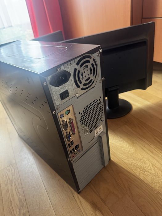 Monitor si unitate LG, Monitor PC Dell, Imprimanta Konica Minolta