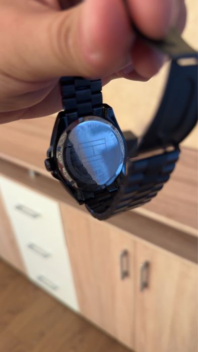 Чесовник tommy hilfiger