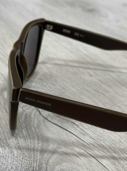 Продавам Слънчеви очила Hugo boss  BO0198