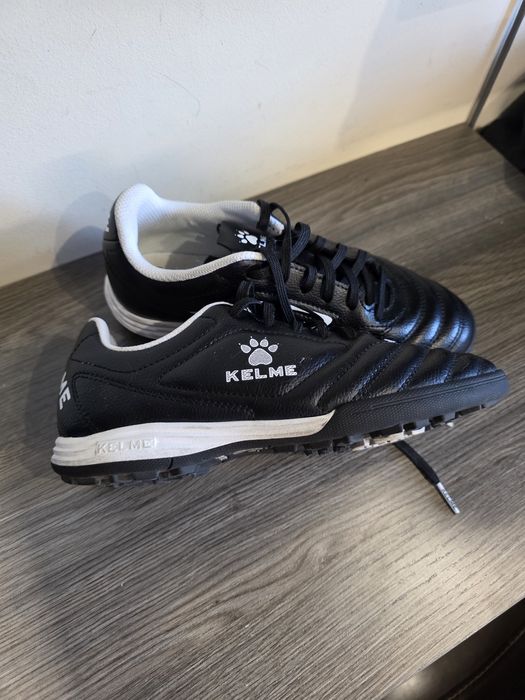 Футболни обувки стоножки Kelme 35