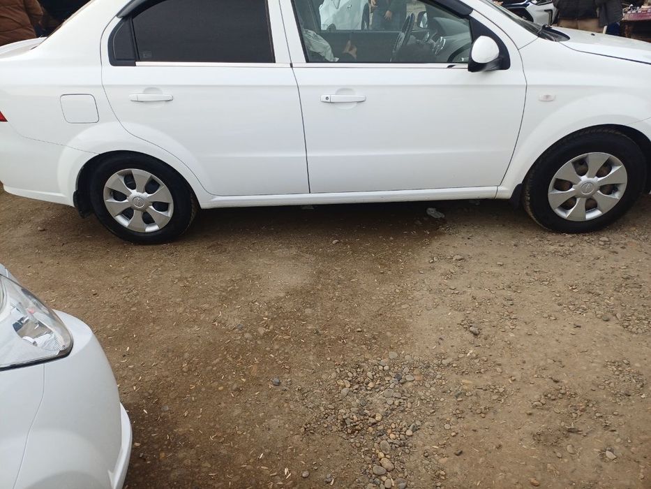 Nexia 3 ravon sotiladi