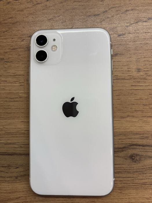 Айфон 11, 128 ГБ.