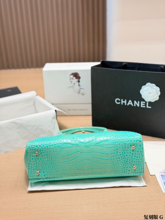 Geanta chanel Turqoise tiffany piele naturala pe comanda