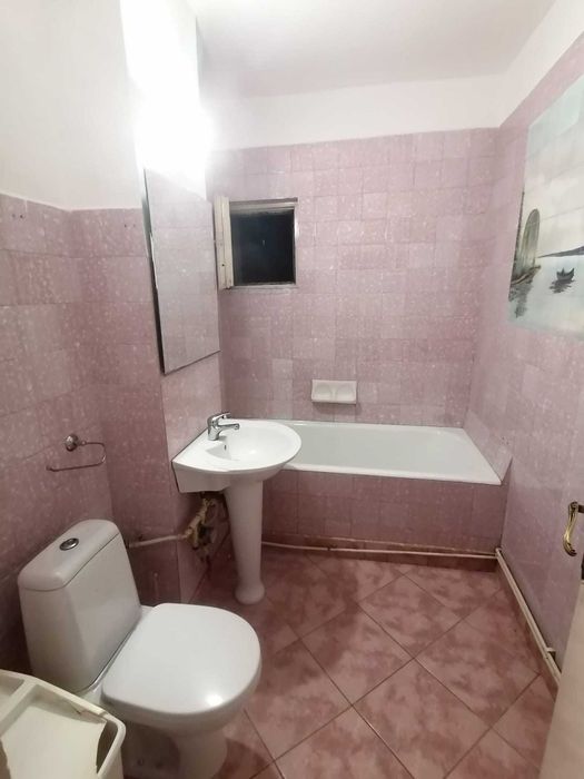 Proprietar,inchiriez ap.3 camere ultracentral(Tineretului)