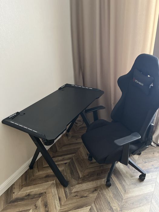 Стол игровой 105х58