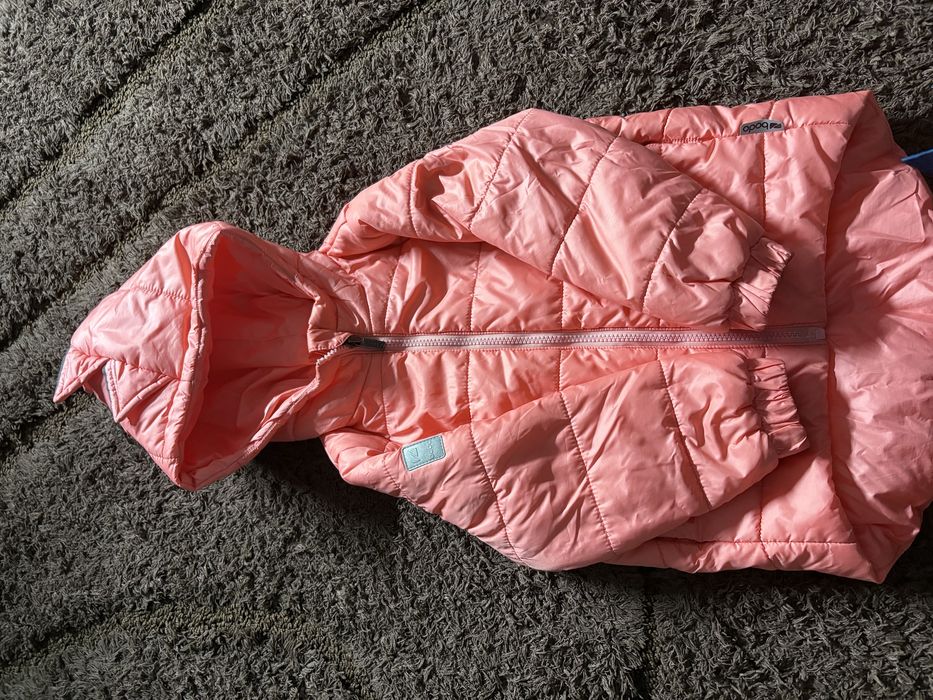 Продам куртку на девочку