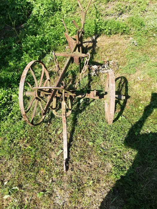 Vând Grapă din lemn.