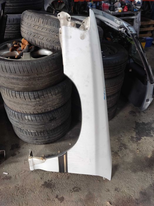 Крыло Субару переднее