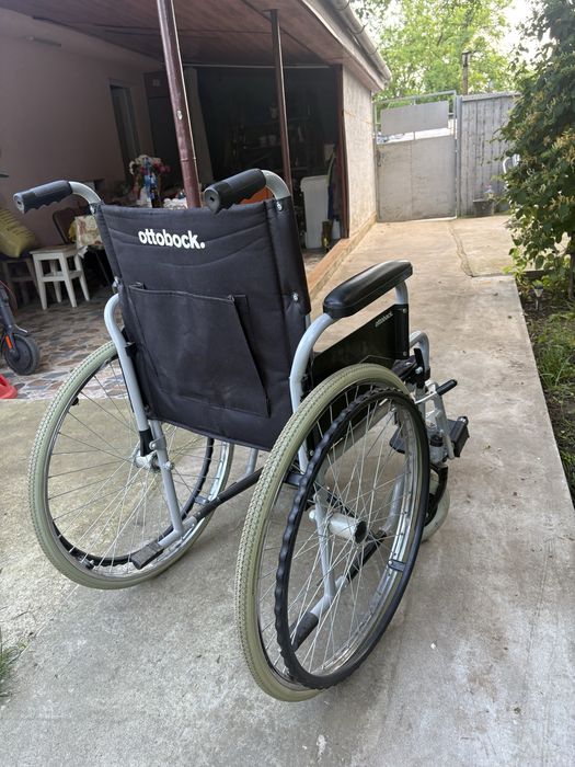 Scaun cu rotile persoane dizabilitati