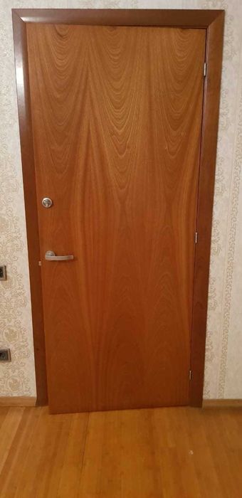 Двери межкомнатные в комплекте.