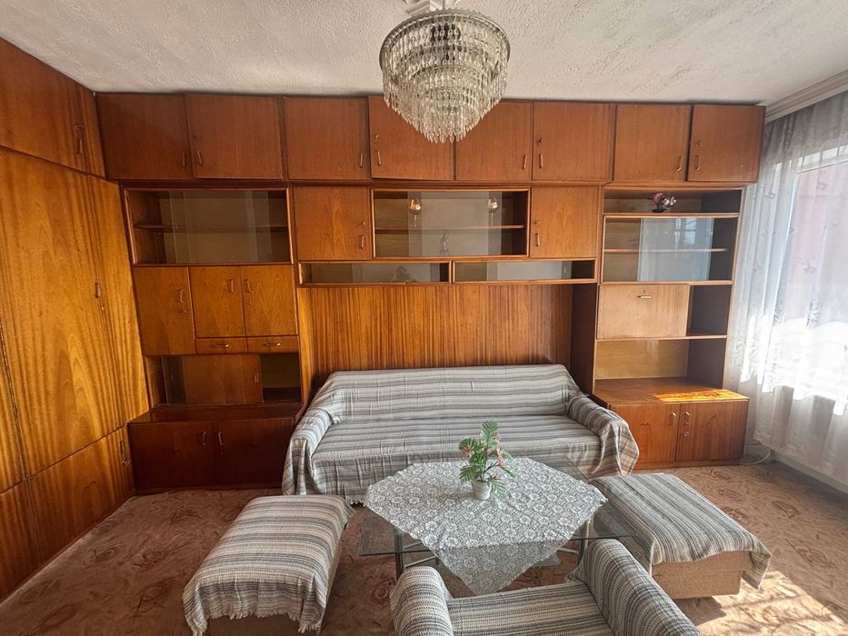 ЧЕТИРИСТАЕН апартамент в ЦЕНТЪРА на Карлово