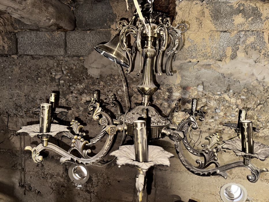 Люстра б/у в хорошем состоянии