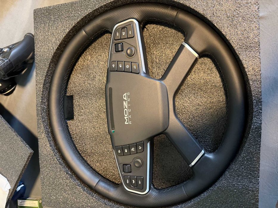 Moza R12, Moza TSW Trucking Wheel, Moza Stalks, Clema Moza pentru volan TSW.