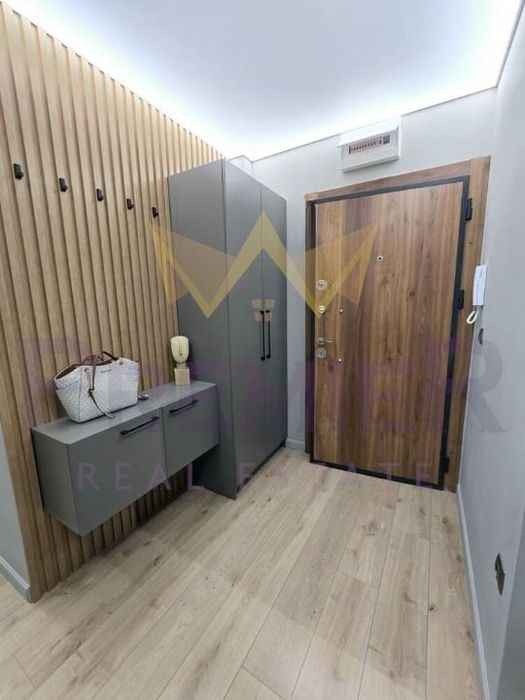 Дава се под наем Тристаен апартамент в Варна, Бриз - 80 кв.м за 1224 € - Снимка #7