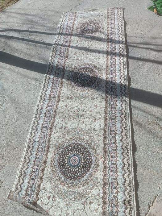 Gilam sotiladi va daroshka holati yaxshi