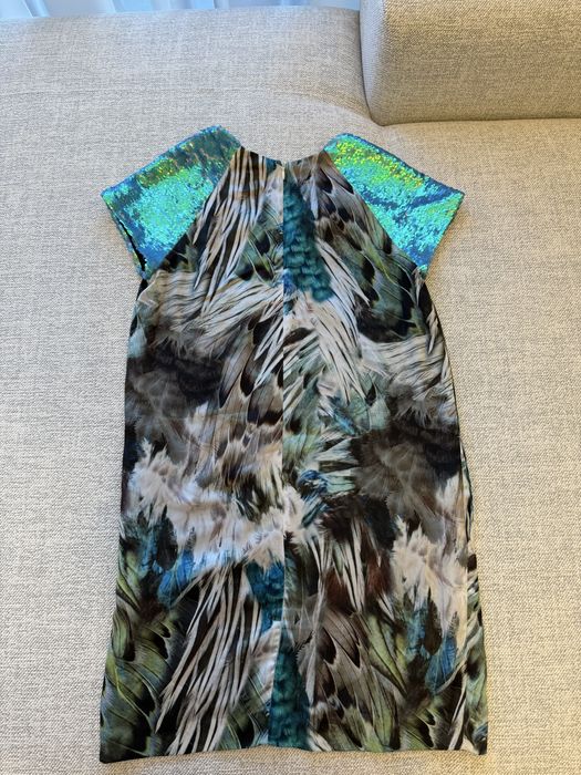 Синьо/Зелена рокля с ефектни паети на рамената