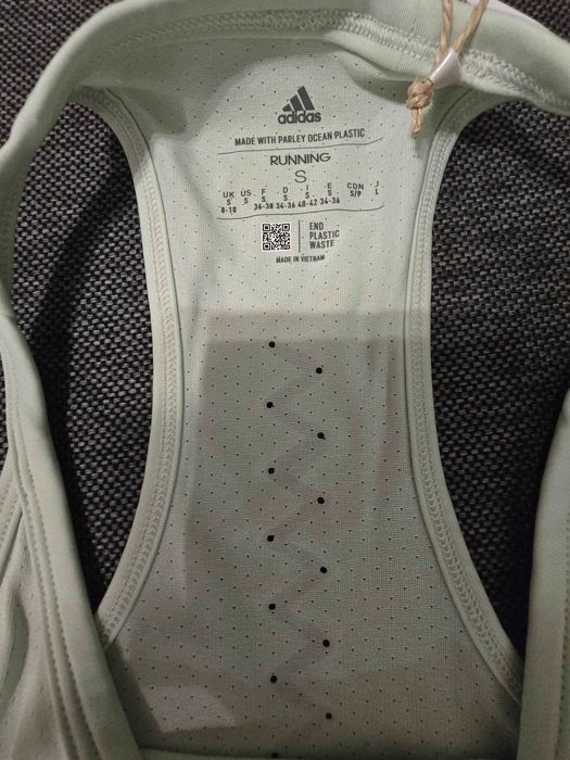 Дамски спортен потник adidas, размер S, нов