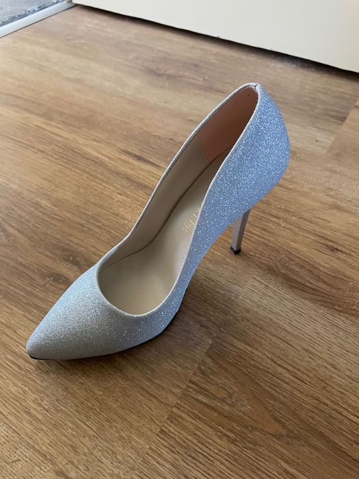 Сребърни токчета