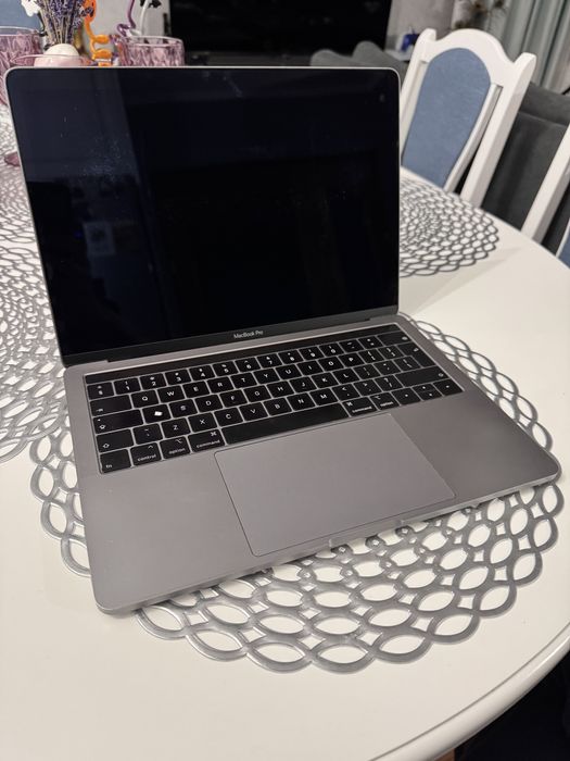 Vand Macbook Pro 2019 Touchbar