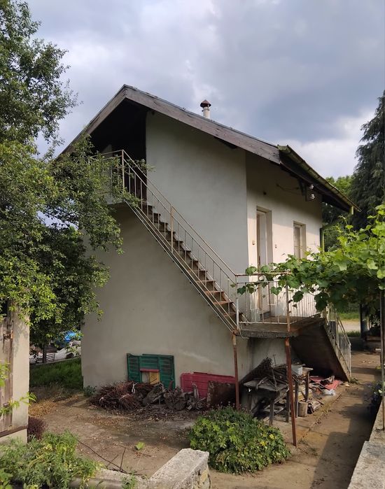 Продава къща в с.Дяково общ.Дупница