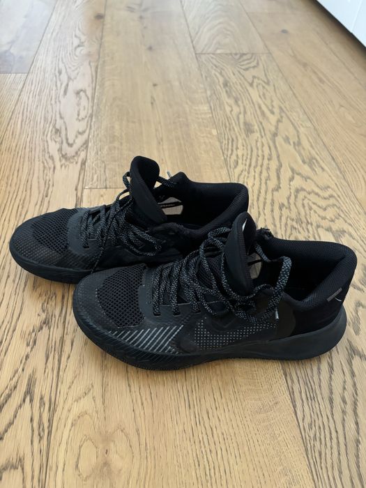 Incaltari sport Nike pt baschet