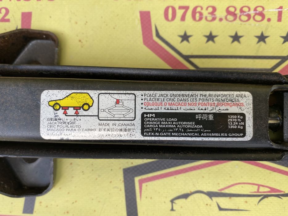 Cric auto original Honda CRV 1350 kg Made in Canada