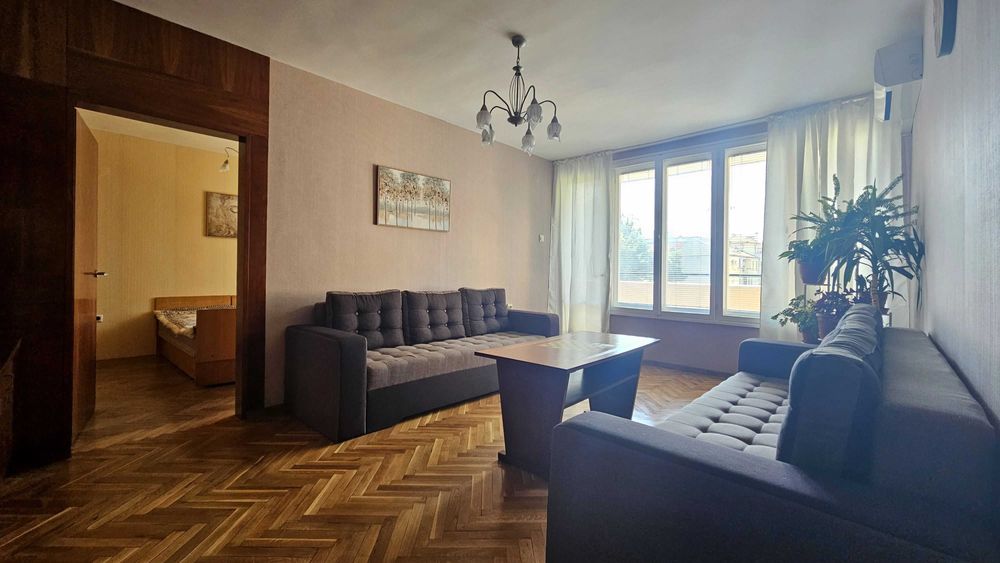 Дава се под наем Тристаен апартамент в Варна, Базар Левски - 90 кв.м за 612 € - Снимка #1