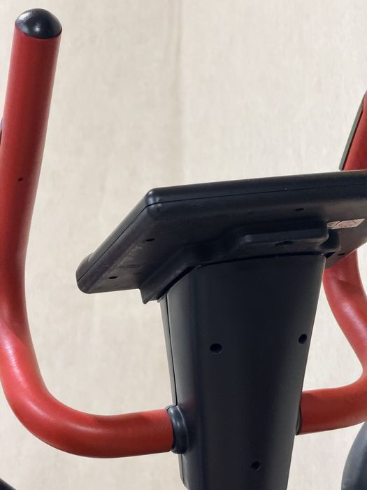 Эллиптический тренажер HouseFit