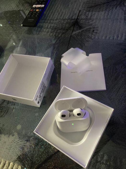 Продавам AirPods 3