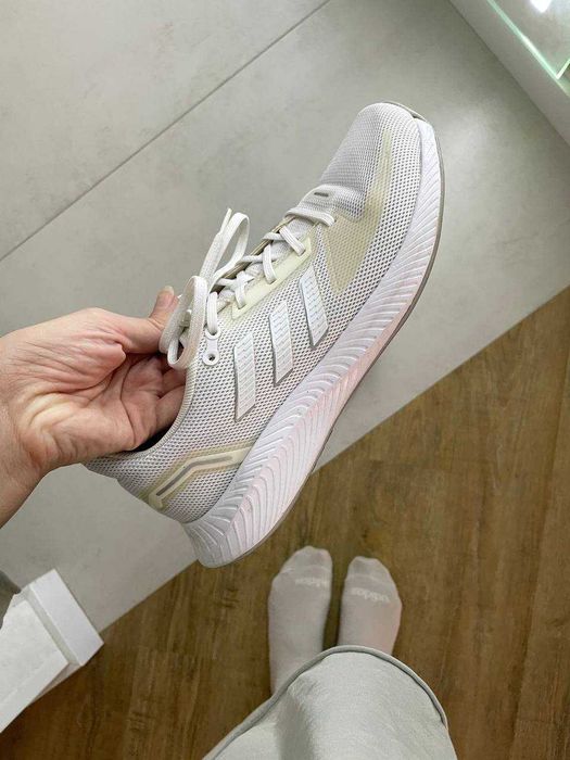 Кроссовки Adidas белые, размер 38