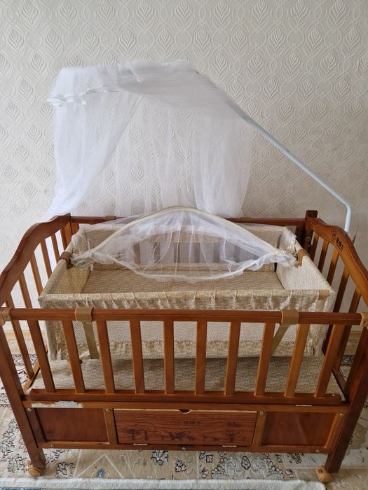 Продам детский манеж.