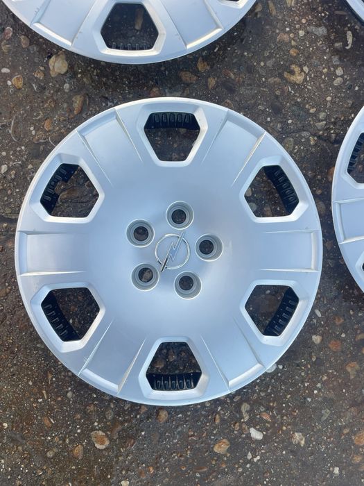 Оригинални 16 цола тасове от OPEL състояние нови