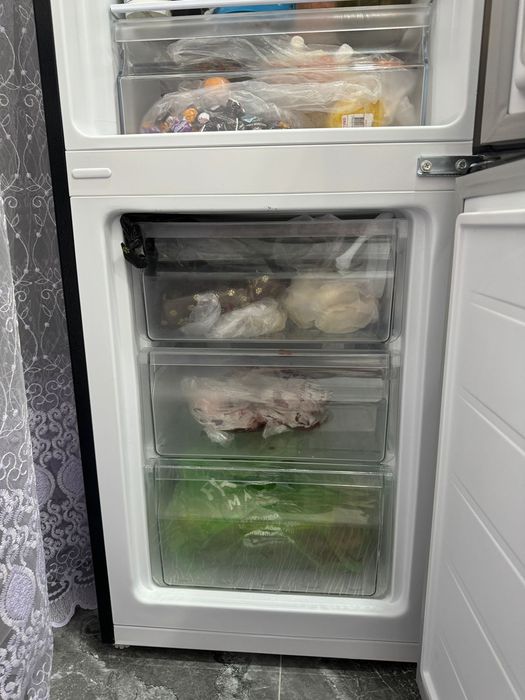 Продам холодильник  новый