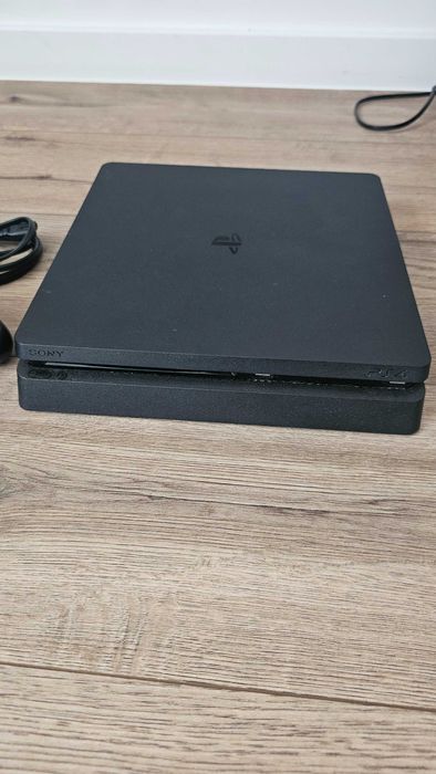 Playstation 4 slim PS4