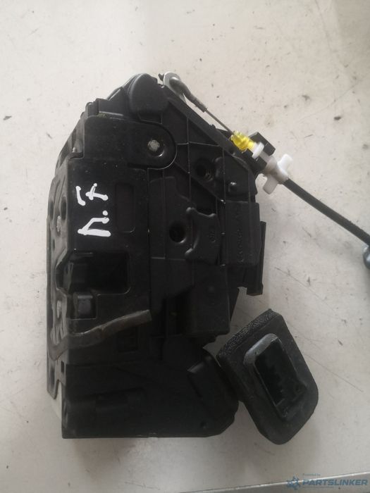 Broasca Usa Dreapta Fata Volkswagen Golf Vi (5K1) [ 2008 - 2013 ] Oem