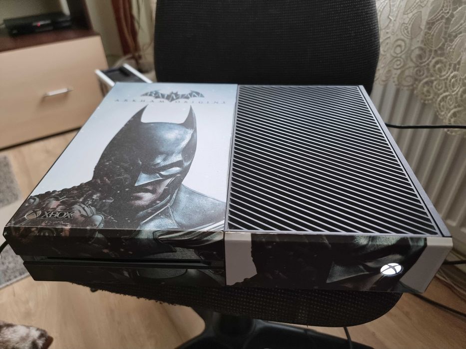Xbox One Phat cu două Jocuri FIFA fără manetă