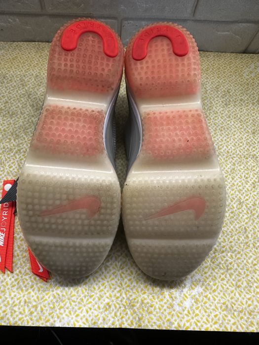 Маратонки  Nike Joy Ride